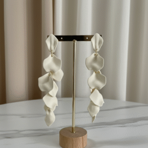 Pendientes pétalos blancos