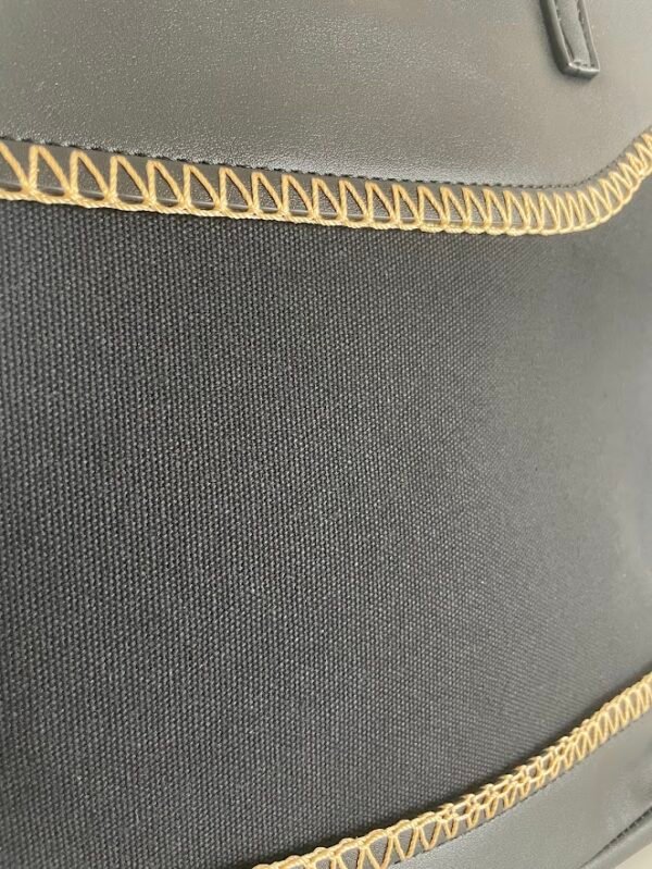 Tote bag negro pespuntes